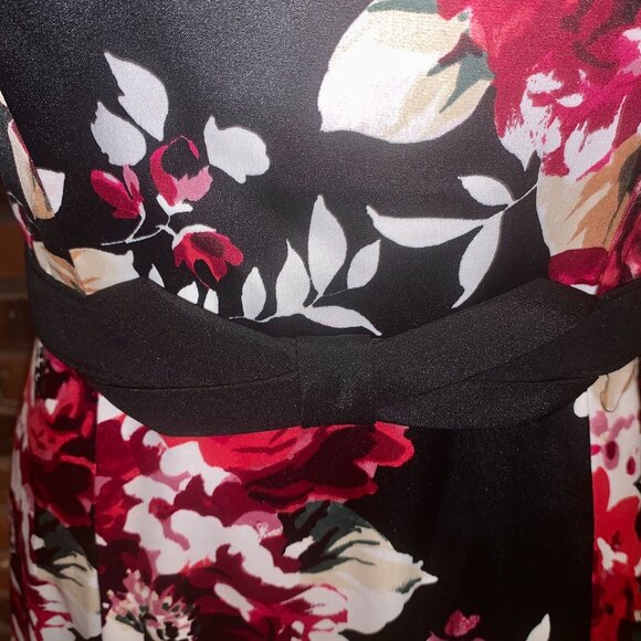 White House Black Market Floral Belted Fit N Flare Dress Size 6 - Picture 4 of 7